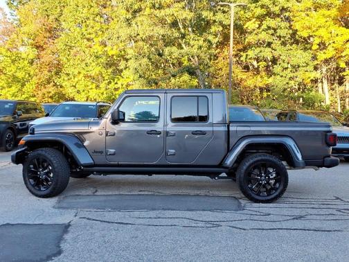 Granite Crystal Clearcoat Metallic 2025 Jeep Gladiator Sport