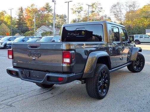 Granite Crystal Clearcoat Metallic 2025 Jeep Gladiator Sport