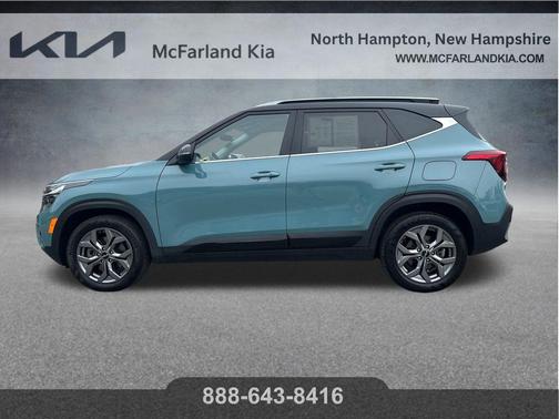 Blue / Black 2024 Kia Seltos S