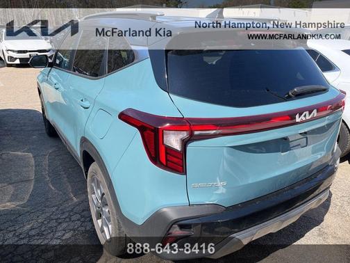 Blue / Black 2024 Kia Seltos S
