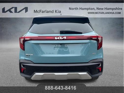 Blue / Black 2024 Kia Seltos S