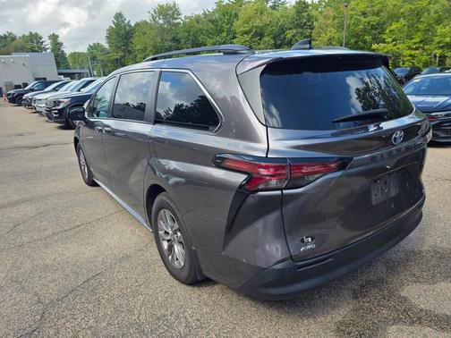 2021 Toyota Sienna XLE