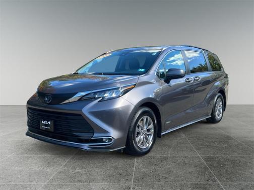2021 Toyota Sienna XLE