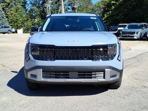 Gray 2027 Kia Seltos S
