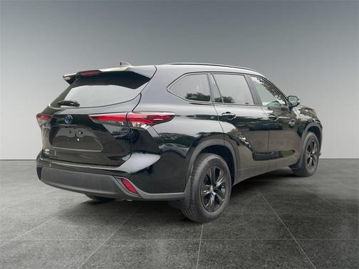 2024 Toyota Highlander Hybrid XLE