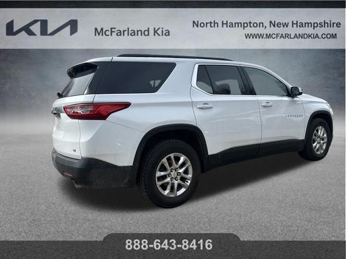 Summit White 2021 Chevrolet Traverse LT Cloth