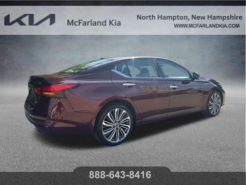 Garnet Pearl 2023 Nissan Altima 2.5 SL