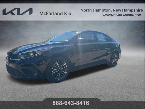Aurora Black Pearl 2024 Kia Forte LXS