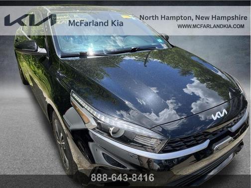Aurora Black Pearl 2024 Kia Forte LXS