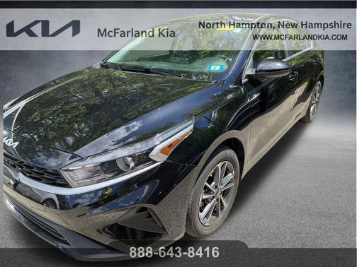Aurora Black Pearl 2024 Kia Forte LXS