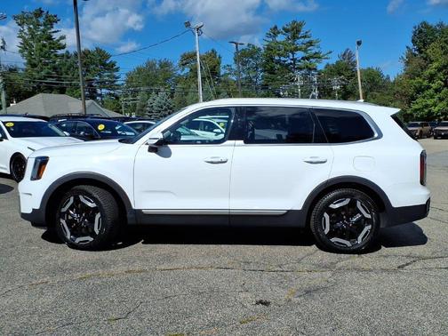 Glacial White Pearl 2023 Kia Telluride EX