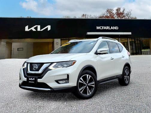 White 2017 Nissan Rogue SL