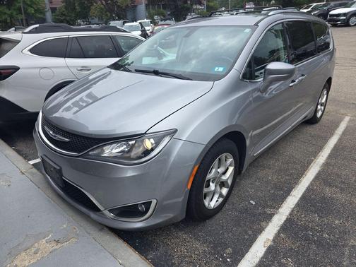 2020 Chrysler Pacifica Touring-L