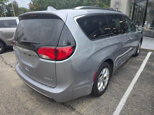 2020 Chrysler Pacifica Touring-L