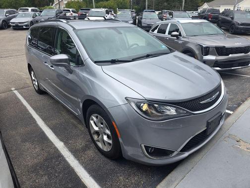 2020 Chrysler Pacifica Touring-L