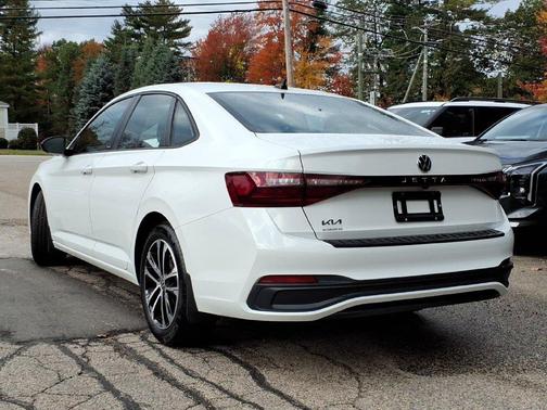 Pure White 2025 Volkswagen Jetta 1.5T Sport