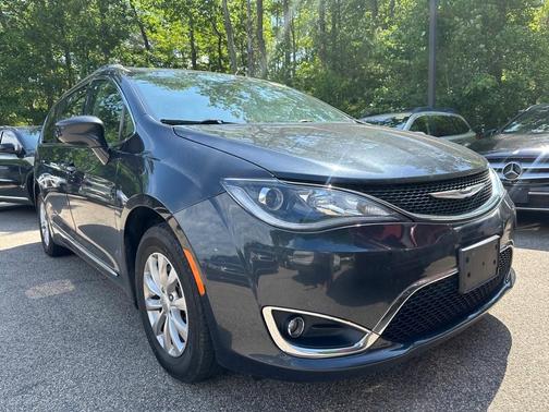 2019 Chrysler Pacifica Touring-L