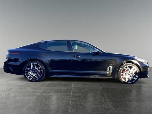 2022 Kia Stinger GT2
