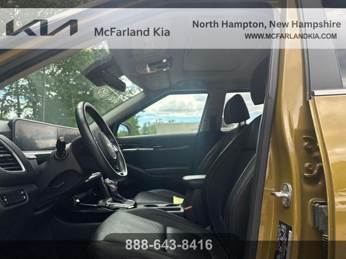 Green 2024 Kia Seltos SX