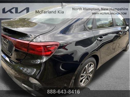 Aurora Black Pearl 2023 Kia Forte LXS