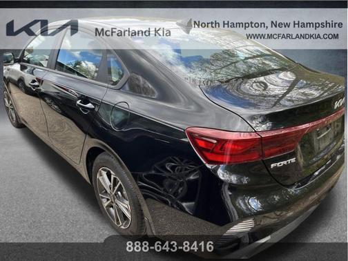 Aurora Black Pearl 2023 Kia Forte LXS
