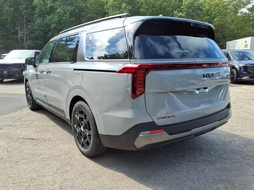 Ceramic Silver 2027 Kia Carnival SX Prestige