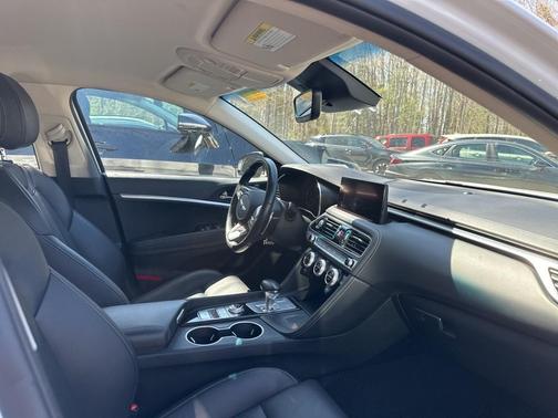 2022 Genesis G70 2.0T