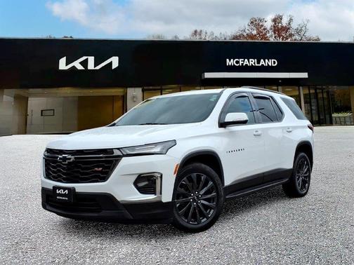 Summit White 2023 Chevrolet Traverse RS