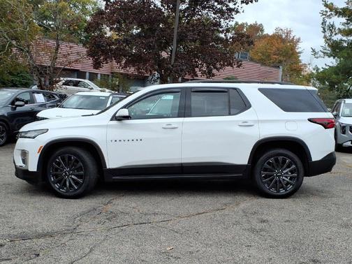 Summit White 2023 Chevrolet Traverse RS