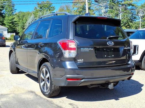 Dark Gray Metallic 2018 Subaru Forester 2.5i Premium
