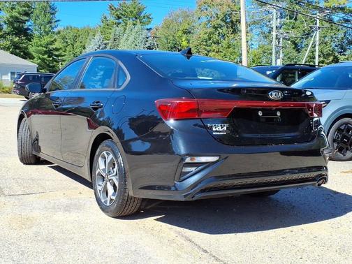 Aurora Black Pearl 2020 Kia Forte LXS