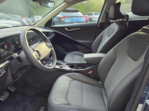 2024 Kia Niro EX Touring