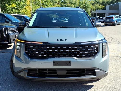 Iceberg Green 2027 Kia Carnival EX