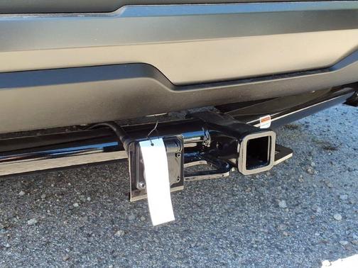 Iceberg Green 2027 Kia Carnival EX