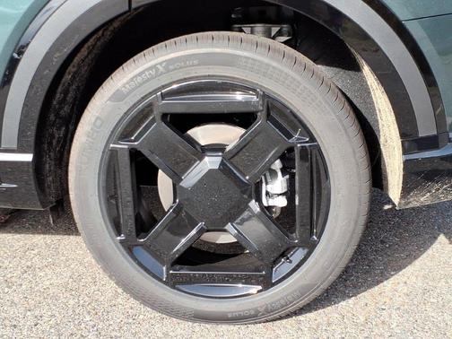 Black Jade 2027 Kia Telluride Hybrid