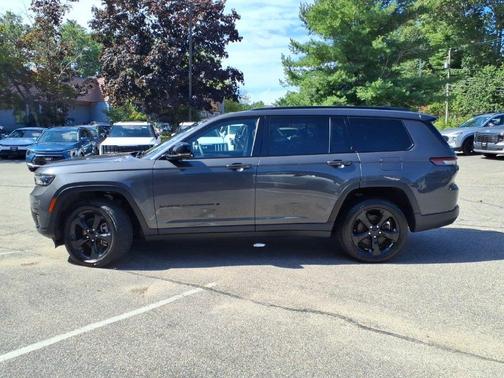 Metallic 2023 Jeep Grand Cherokee L Laredo