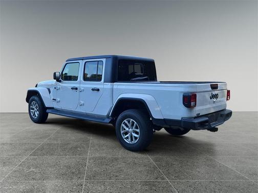 2023 Jeep Gladiator Sport