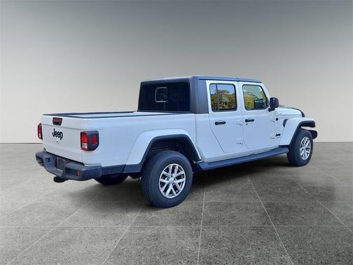 2023 Jeep Gladiator Sport