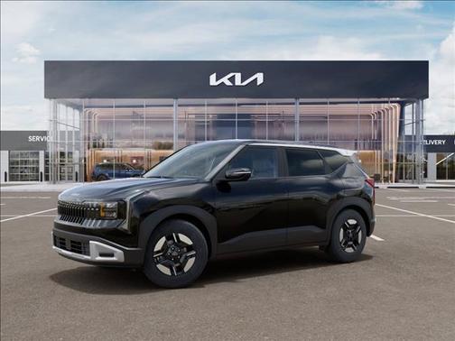 Black 2027 Kia Seltos LX