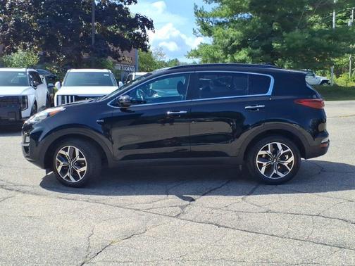 Black Cherry Pearl 2022 Kia Sportage EX