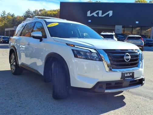 Everest White P 2025 Nissan Pathfinder SL