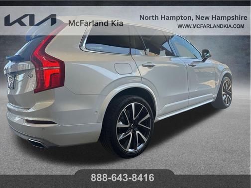 Crystal White Metallic 2021 Volvo XC90 T6 Momentum 7 Passenger
