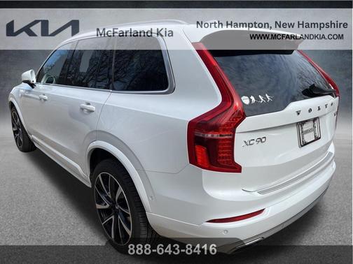 2021 Volvo XC90 T6 Momentum 7 Passenger