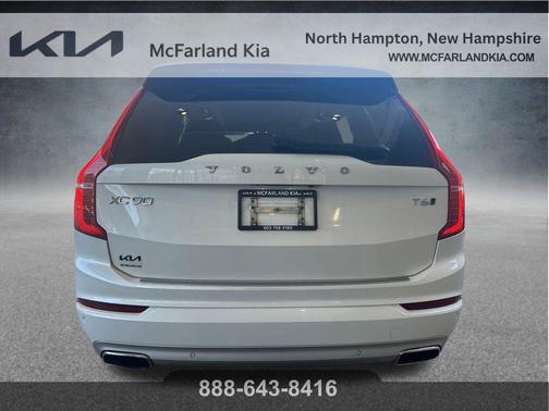 Crystal White Metallic 2021 Volvo XC90 T6 Momentum 7 Passenger