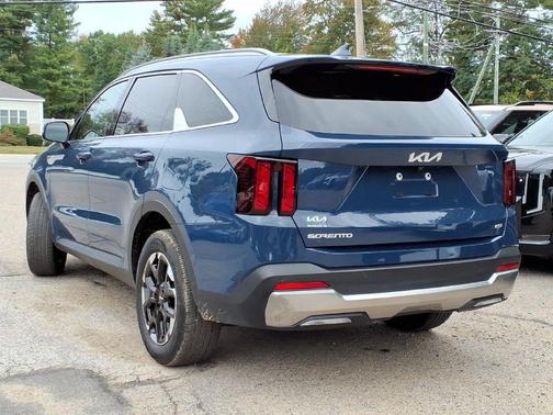 Midnight Black 2025 Kia Sorento S