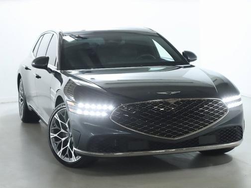 2024 Genesis G90 e-SC