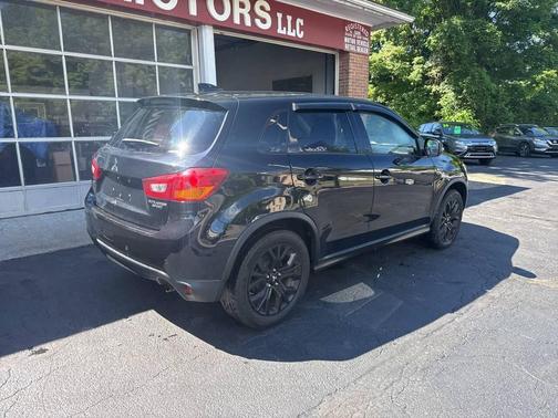 Labrador Black Pearl 2017 Mitsubishi Outlander Sport 2.0 LE