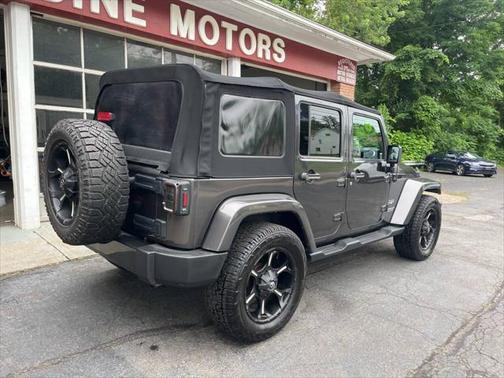 2016 Jeep Wrangler Unlimited Sahara