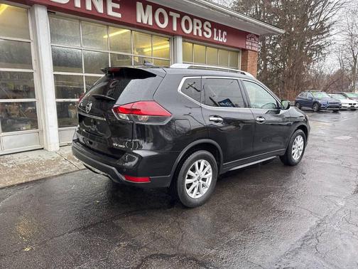 2020 Nissan Rogue SV