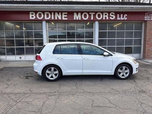 2017 Volkswagen Golf TSI Wolfsburg Edition 4-Door